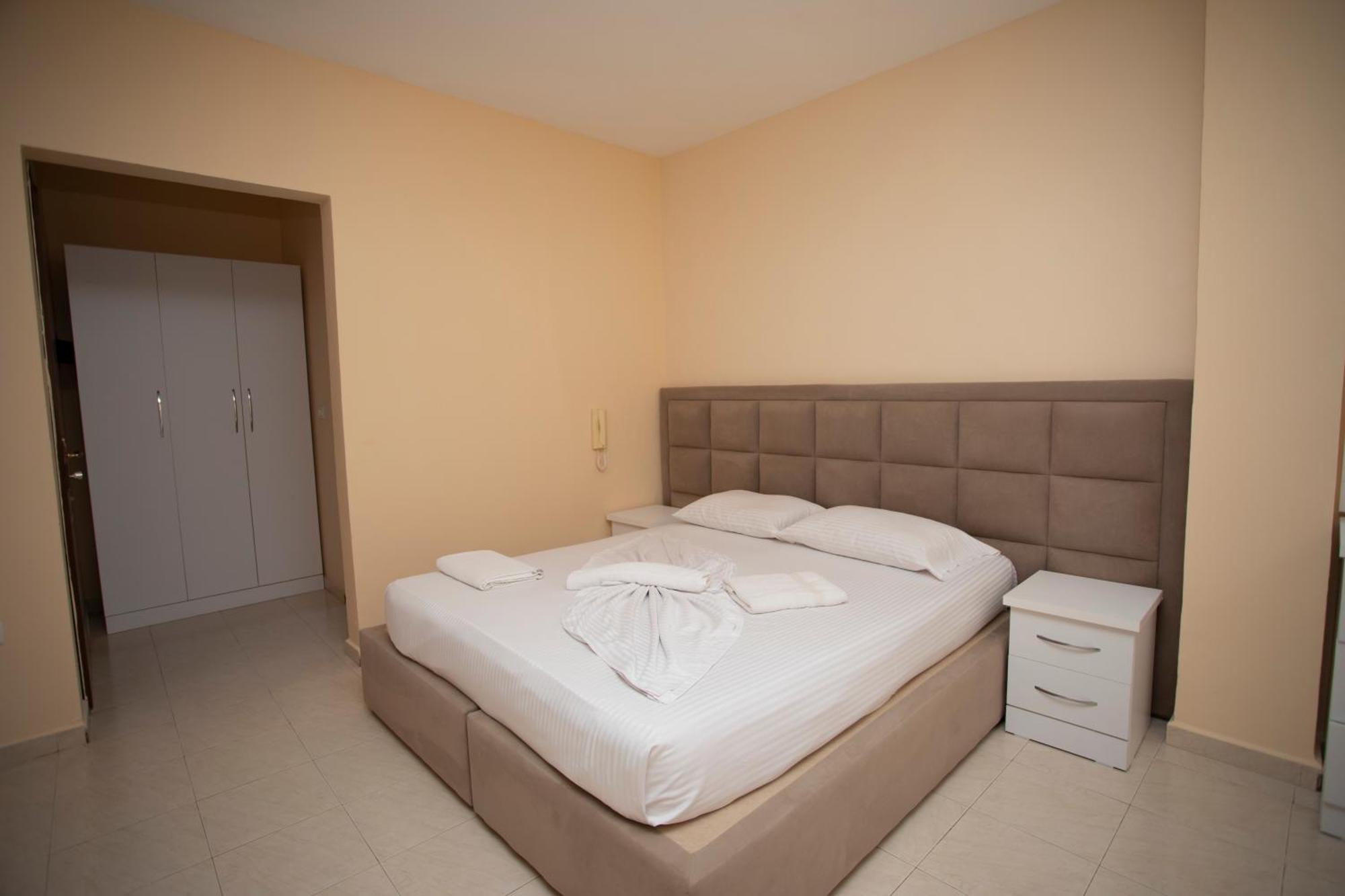 Hotel Sunrise Голем Екстер'єр фото